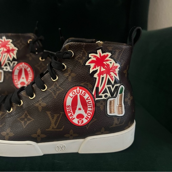 Louis Vuitton leather sneakers
EU 38 - Picture 2 of 7